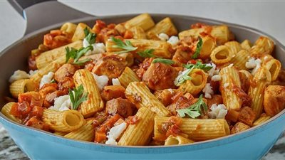 طريقة عمل مكرونة فاهيتا الدجاج بالكريمة 