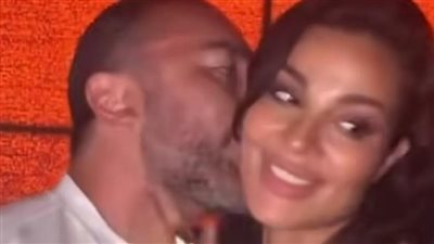 في أجواء صاخبة.. نادين نجيم تحتفل بعيد ميلاد خطيبها بهذه الطريقة