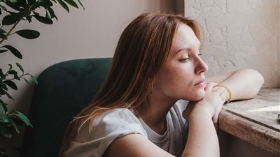 للمرأة المطلقة.. كيف تتعاملي مع المجتمع بشكل طبيعي بعد الطلاق؟