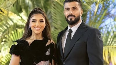 حقيقة تعدي المخرج محمد سامي على فريق مسلسل إش إش بطولة زوجته مي عمر