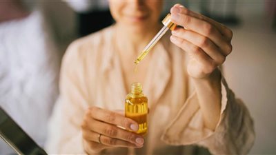 زيوت طبيعية فعالة لترطيب وتعطير الجسم