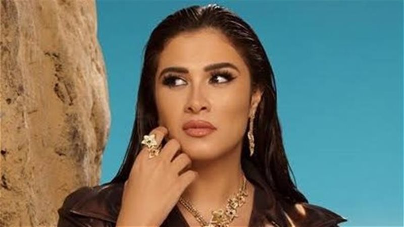 ياسمين عبد العزيز