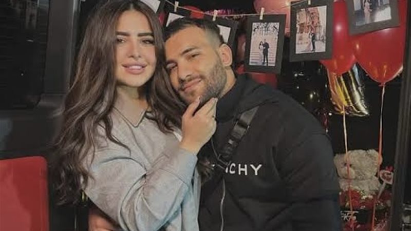 مسلم وخطيبته