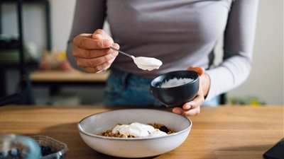 ماذا يحدث للجسم عند تناول الزبادي يوميا؟.. إليك 5 فوائد 