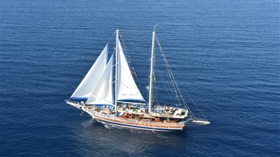 تفسير حلم ركوب المركب في المنام وعلاقته بقدوم الخير والفرح