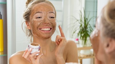 مع العودة للجامعة.. 4 مكونات صحية وآمنة للعناية بالبشرة 