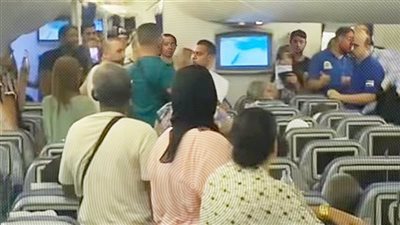 فيديو.. مصر للطيران تفتح تحقيقا حول ملابسات اختناق ركاب رحلة نيوجيرسي