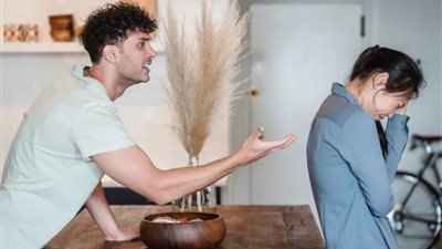 «عاوزني أرقص لصحابه».. زوجة ترفع دعوي خلع ضد زوجها 