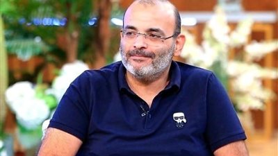 مش أي حد يكتب.. أيمن بهجت قمر يطالب بتأسيس نقابة للشاعر المصري