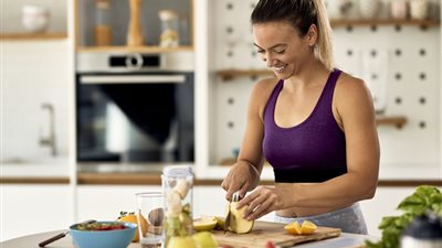 أبرزها الموز.. 8 أطعمة بسيطة تساعد على تقليل التعب