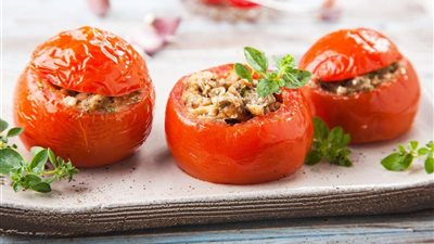 طريقة عمل محشي الطماطم بالأرز