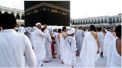 الحكومة تكشف حقيقة تحصيل قيمة برامج رحلات العمرة بالدولار