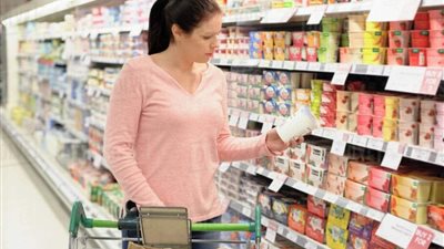 لو هتشتري خزين الثلاجة.. 5 نصائح تحتاجها عند قراءة ملصقات الطعام والمعلومات الغذائية