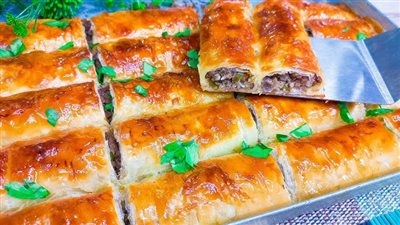 طريقة عمل رول الجلاش باللحمة المفرومة