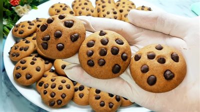 طريقة عمل كوكيز العسل الأسود 