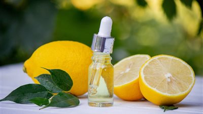 فوائد زيت الليمون المذهلة للشعر.. يقوي البصيلات ويمنع تساقطه