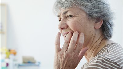 الصحة تكشف أهم أعراض إصابة كبار السن بالزهايمر