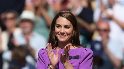 كيت ميدلتون تدعم مصورة تقترب من الموت بالسرطان