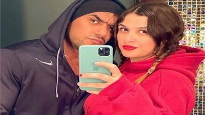 ياسمين عبد العزيز تنفي شائعات العودة إلى أحمد العوضي بعد لقطات الكافيه 