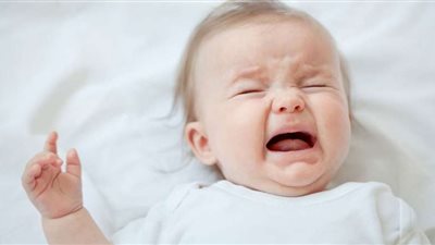 طفلك يستيقظ من النوم ويبكي ليلاً؟.. إليك الأسباب والوقاية