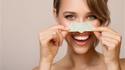 وصفات طبيعية ساحرة للتخلص من الرؤوس السوداء بالأنف