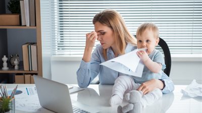 5 نصائح مهمة لمعرفة التعامل مع أطفالك أثناء عملك بالمنزل 