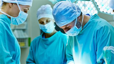 صدق أو لا تصدق.. ميت يعود للحياة ليمنع الأطباء من سرقة أعضائه