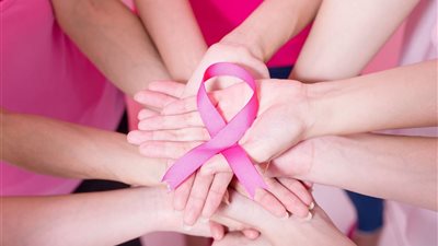 من البيت.. ازاي تعملي لنفسك فحص ذاتي للكشف عن سرطان الثدي