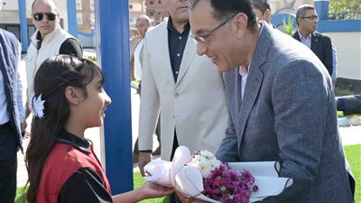 بالصور.. رئيس الوزراء يتفقد المدرسة المصرية اليابانية -السلام 2 بحي عتاقة