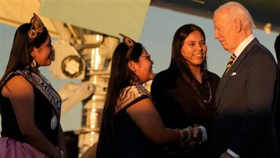 بعد مرور 150 عامًا.. اعتذار الرئيس الأمريكي للهنود الحمر يضعه في مأزق 