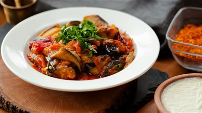 طريقة عمل المسقعة باللحمة المفرومة