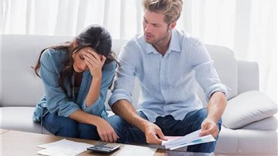 كيف تتعاونين مع زوجك لمواجهة ضغوط الحياة المالية المتزايدة؟