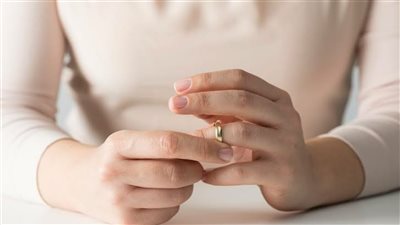 رافض يوديني الجيم.. ربة منزل تقيم دعوى طلاق