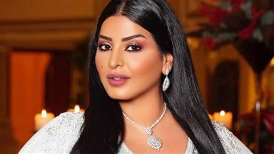بالورود والهدايا .. شاب يفاجيء الفنانة السعودية ريم عبد الله بطلب يدها  