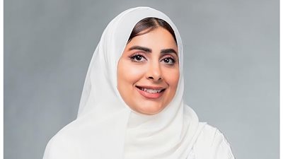 عائشة السيفي | شاعرة عمانية حاصلة على لقب أميرة الشعراء