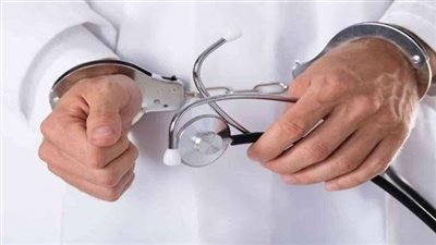 «والدي ذئب بشري».. طبيب نساء أمام المحكمة بتهمة زنا المحارم