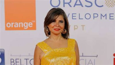 هل تسببت أسماء جلال في انسحاب سلوى محمد علي من ندوة الفستان الأبيض بالجونة؟  