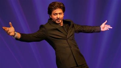 شاروخان يفاجئ الجمهور في احتفالية عيد ميلاده بإعلان صادم جديد 