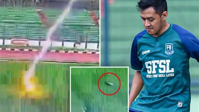 مصرع لاعب كرة قدم وإصابة آخرين بصاعقة في الملعب