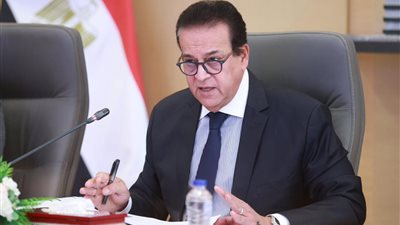 وزير الصحة: تعديل قانون حقوق «ذوي الإعاقة» يضمن حصولهم على كافة المزايا ومنع استغلالها والتربح منها 