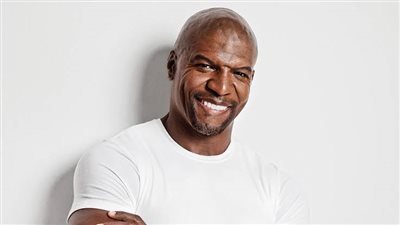 نجم الكوميديا الأمريكي تيري كروز يفاجئ المصريين بطريقة صادمة (صور) 