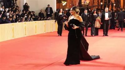 بعد وعكتها الصحية.. هند عبد الحليم تخطف الأنظار في مهرجان القاهرة السينمائي