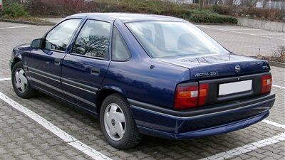 بمفهوم الفبريكا.. مواصفات سيارة أوبل فيكترا 1995 المستعملة 