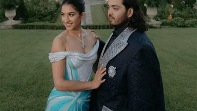 راديكا ميرشانت تشغل بال فتيات السوشيال ميديا بعد صور حملها الأخيرة 