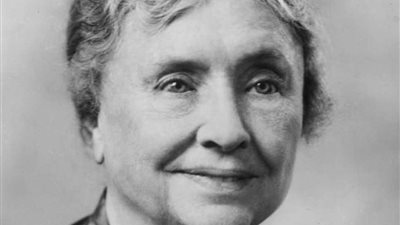 هيلين كيلر | أديبة أمريكية نشرت 18 كتاباً وهي فاقدة السمع والبصر