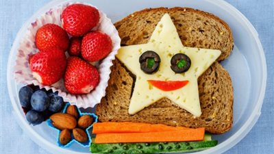 بطريقة صحية.. تحضير الوجبات دون قلي للأطفال 