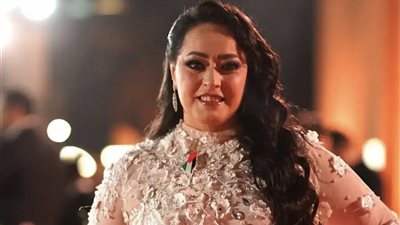 هند عاكف تتصدر التريند بعد موقفها المحرج مع حسين فهمي (فيديو) 