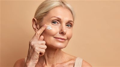 4 أطعمة تسبب في ظهور علامات الشيخوخة المبكرة