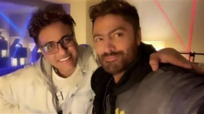 تامر حسني يشارك فيديو مؤثر مع الراحل محمد رحيم ويعلق: صديق عمري