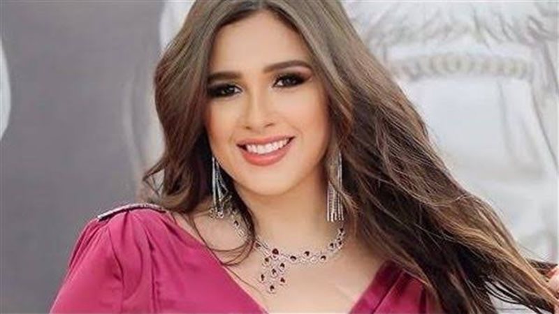ياسمين عبد العزيز